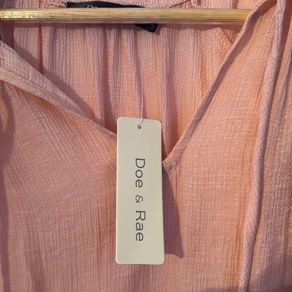 DOE & RAE l NWT Ruffled Women's Top Pink size Small - Picture 2 of 6